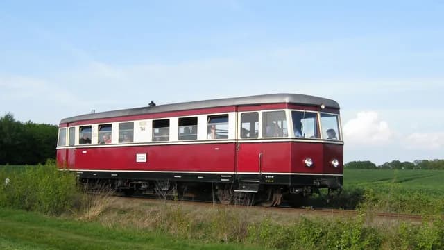 Logo de l'événement Triebwagenfahrt mit der Museums-Eisenbahn (Hin- und Rückfahrt)