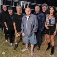 Logo de l'événement Happy Mondays + 1ère Partie : Trampolene