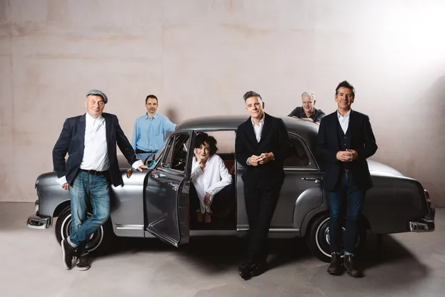 Logo Deacon Blue- Official Ticket and Hotel Bundls