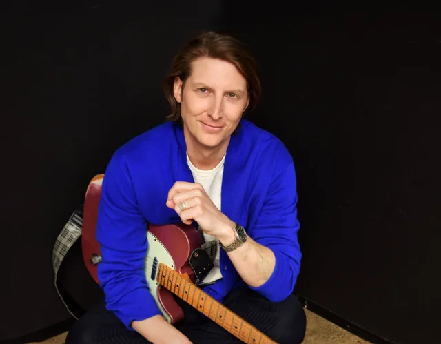 Logo ERIC HUTCHINSON - REPEATING MYSELF TOUR 2026